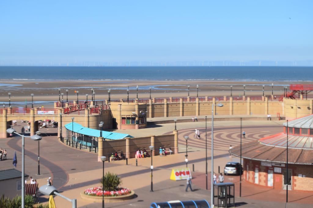 Westminster Hotel Rhyl Exterior photo
